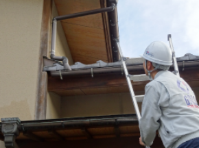 外装リフォームのプロによる<br class='visible-xs'>外壁＆屋根の無料診断3